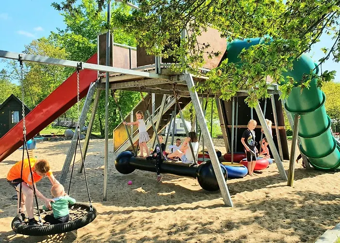 Camp מלון דירות